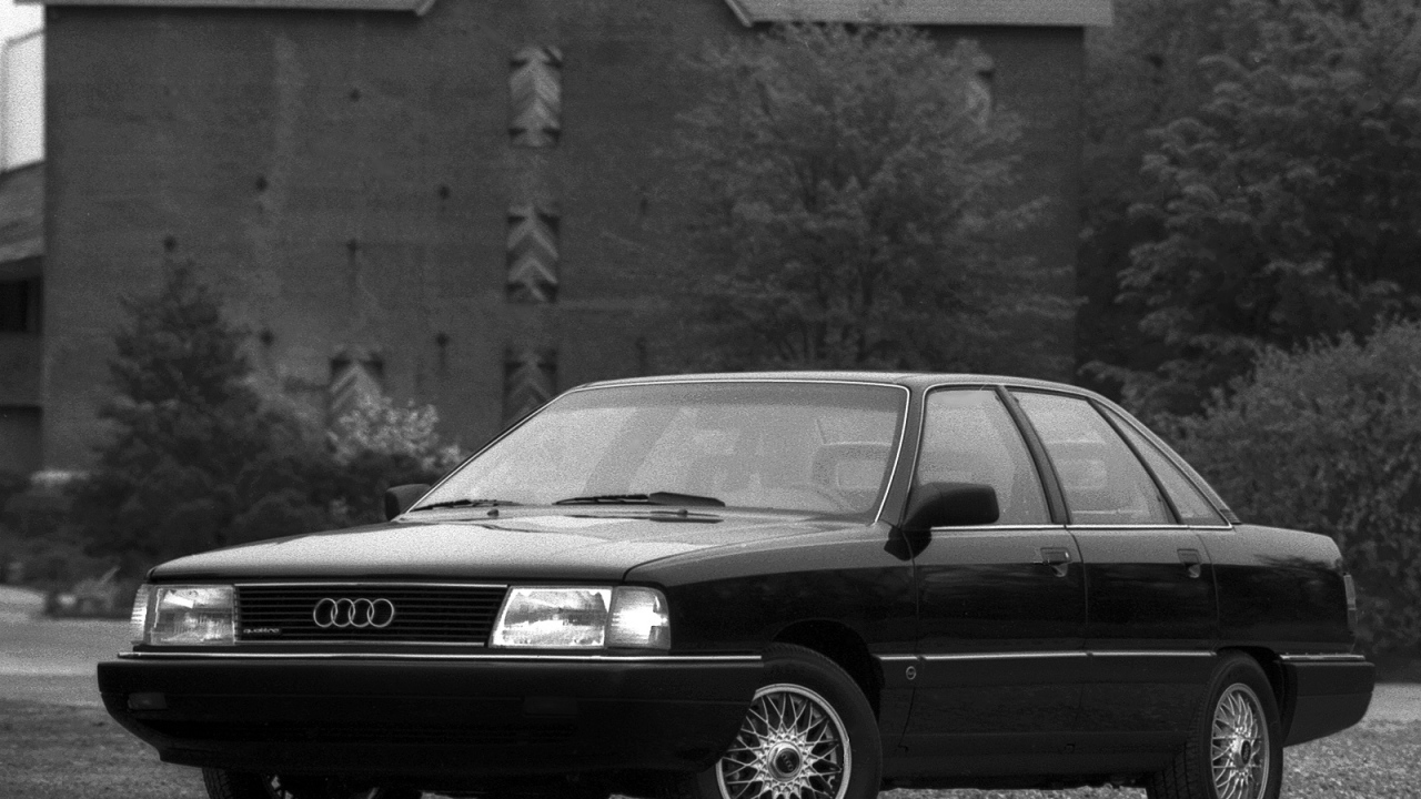 Фото автомобиля Audi 100