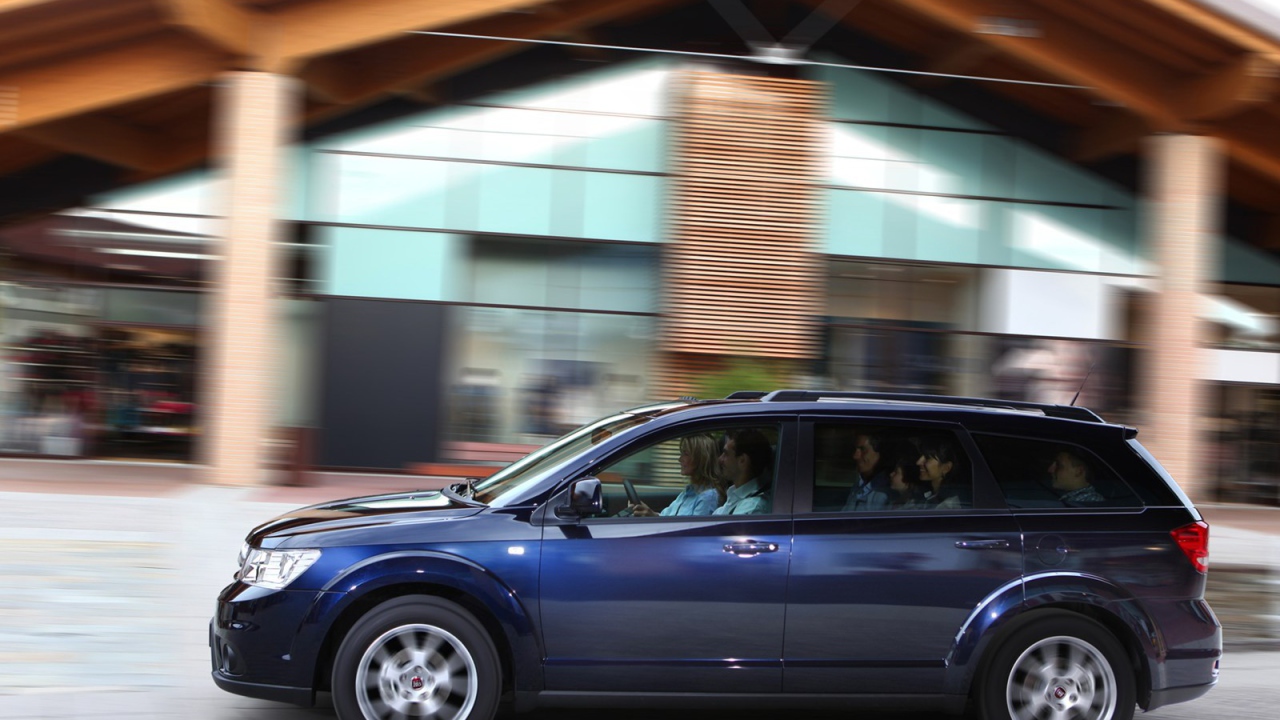 Автомобиль марки Fiat модели Freemont