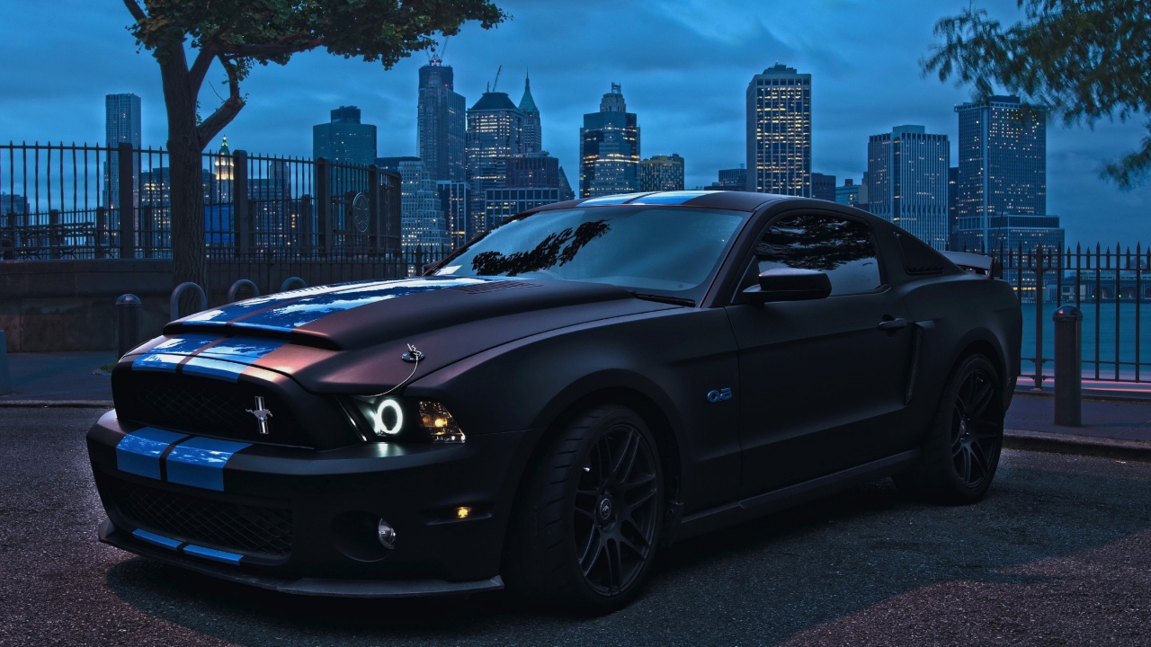 Автомобиль марки Ford модели Mustang 2014 года