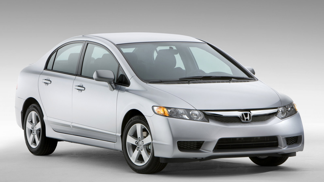 Новая машина Honda Civic 4D