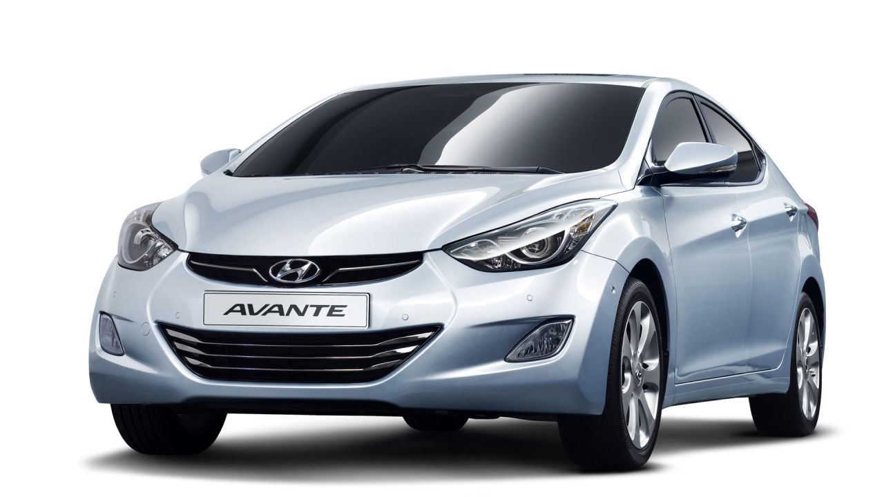 Красивый автомобиль Hyundai Elantra в Москве