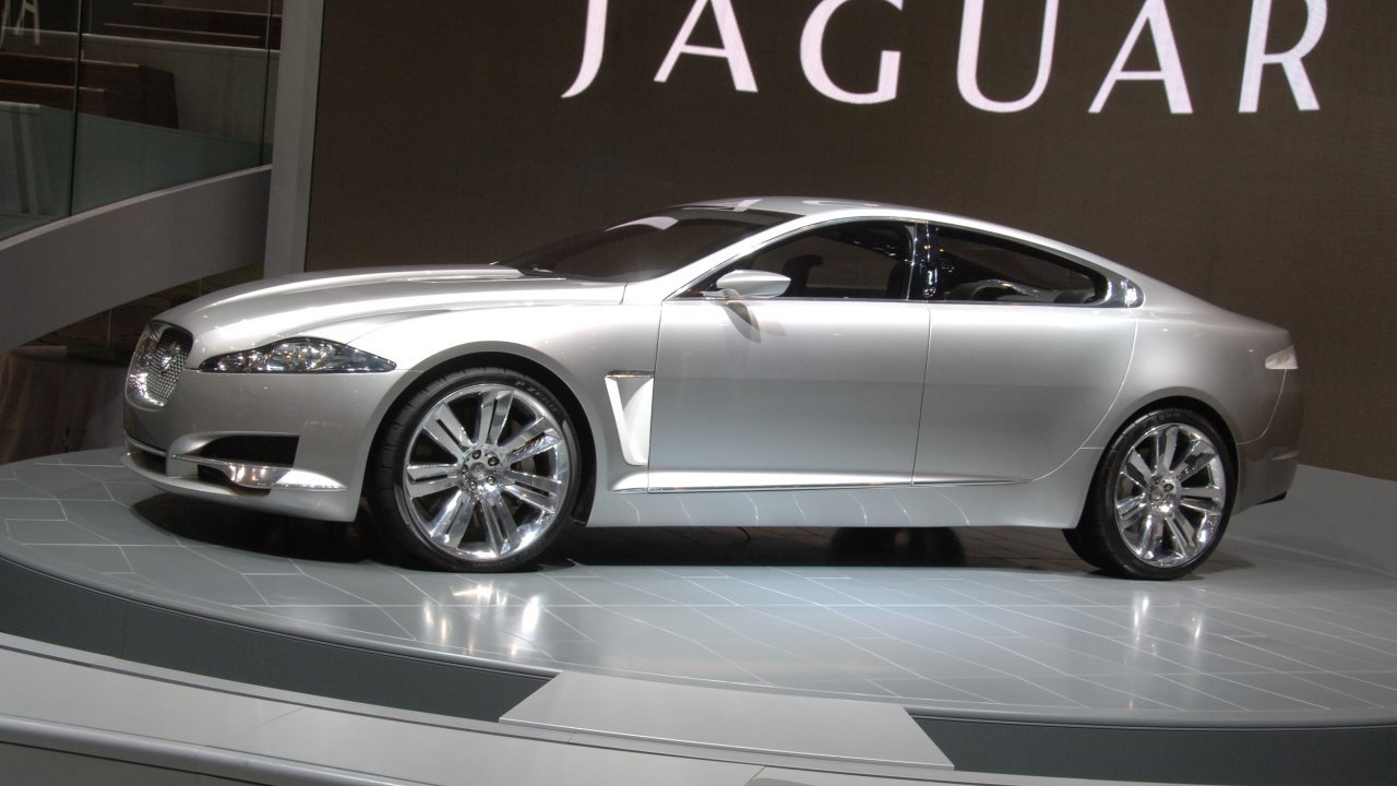 Премьера Jaguar XF
