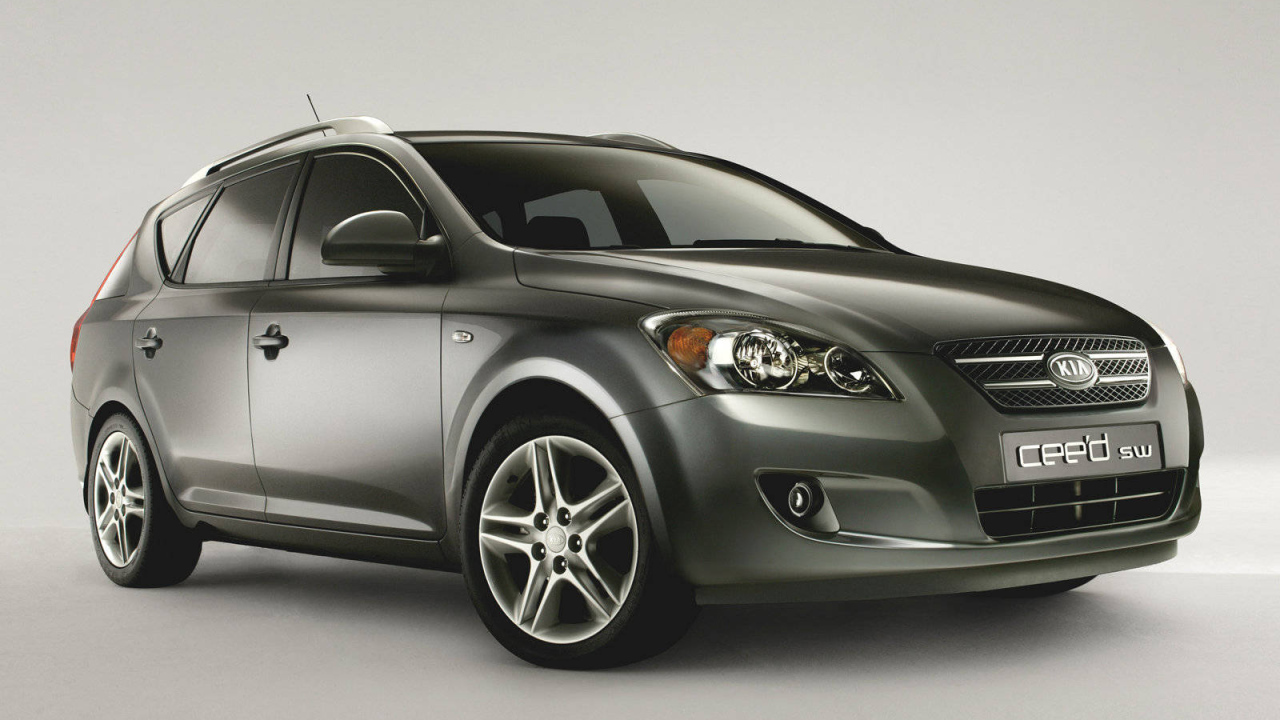 Красивый автомобиль Kia Ceed в Москве