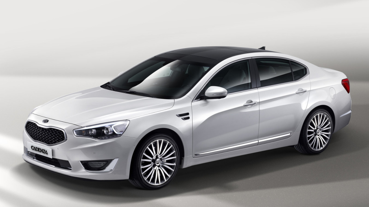 Надежный автомобиль Kia Cadenza 2014 года