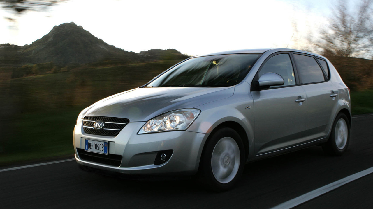 Автомобиль марки Kia модели Ceed