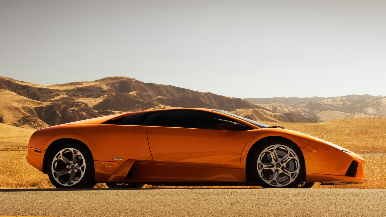 Красивый автомобиль Lamborghini Murcielago в Москве