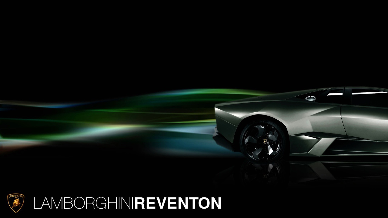 Красивый автомобиль Lamborghini Reventon в Москве