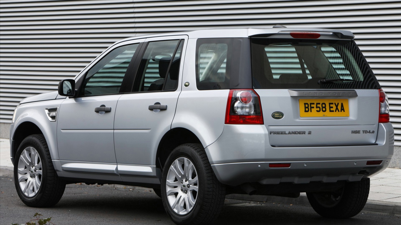 Автомобиль марки Land Rover модели Freelander 2