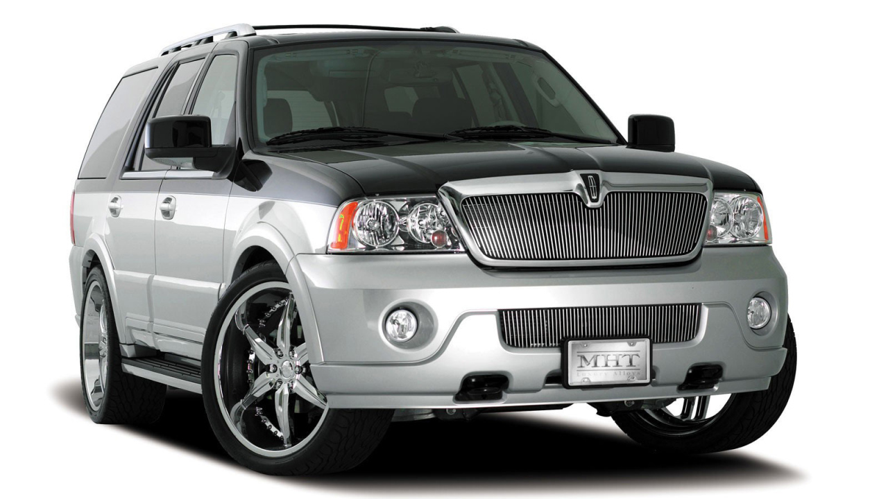 Красивый автомобиль Lincoln Navigator