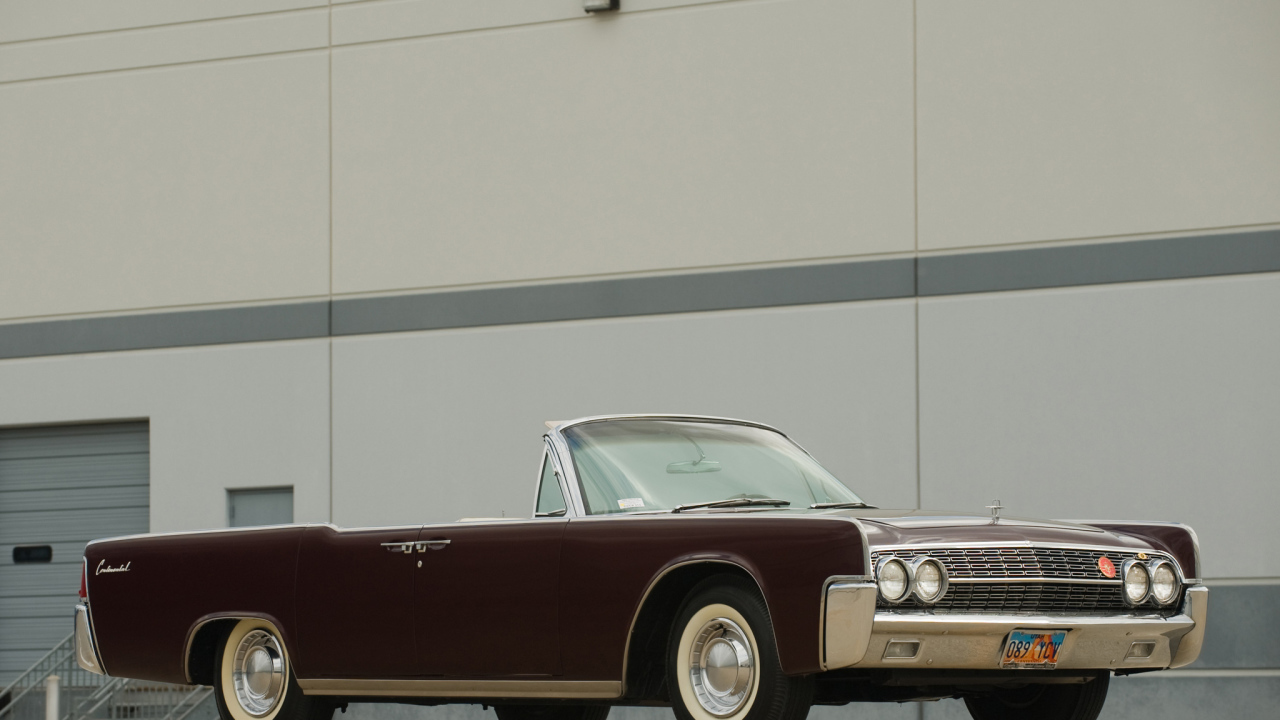 Надежная машина Lincoln Continental