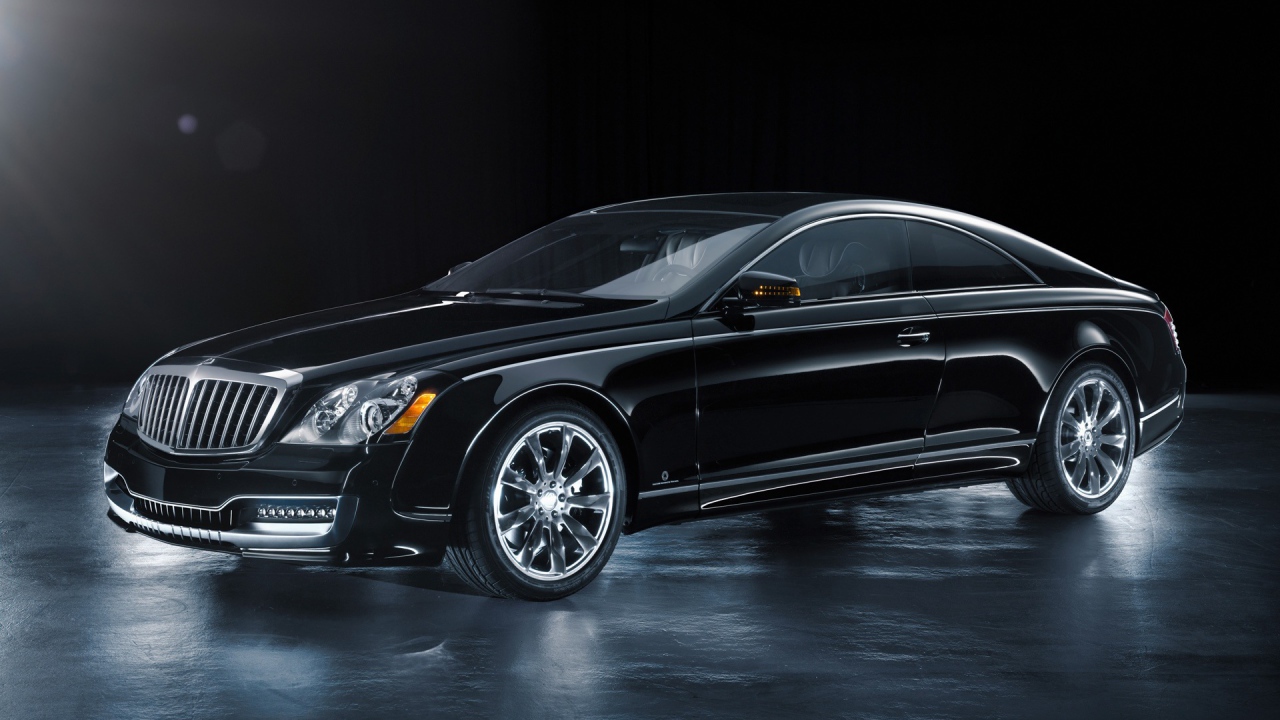 Красивый автомобиль Maybach  57