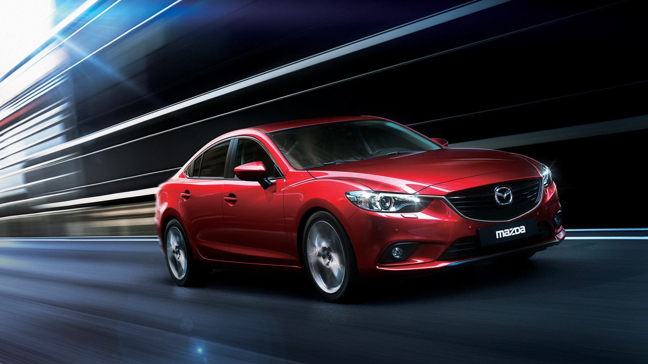 Красивый автомобиль Mazda 6 в Москве