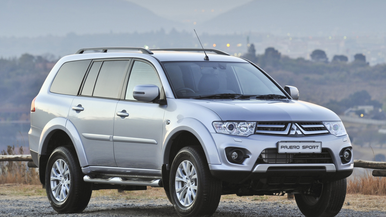 Автомобиль марки Mitsubishi модели Pajero Sport
