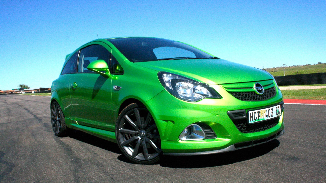 Красивый автомобиль Opel Corsa