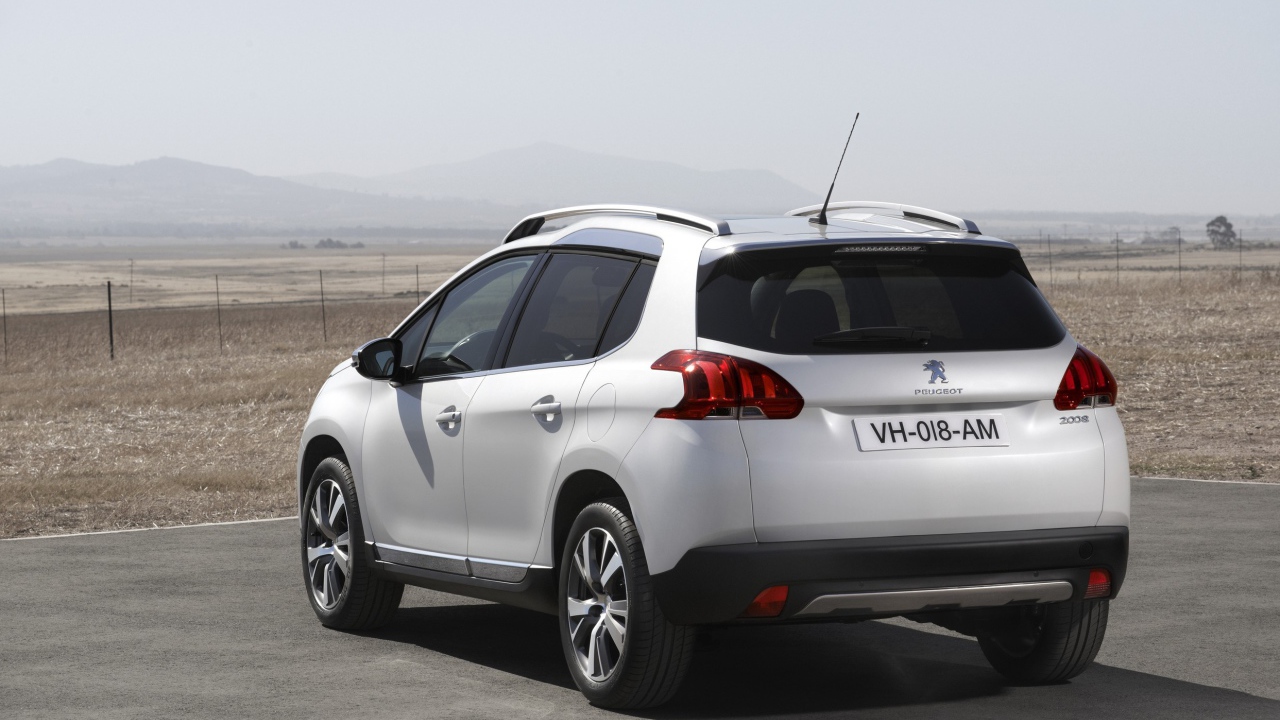 Красивый автомобиль Peugeot 6008 2014  в Москве