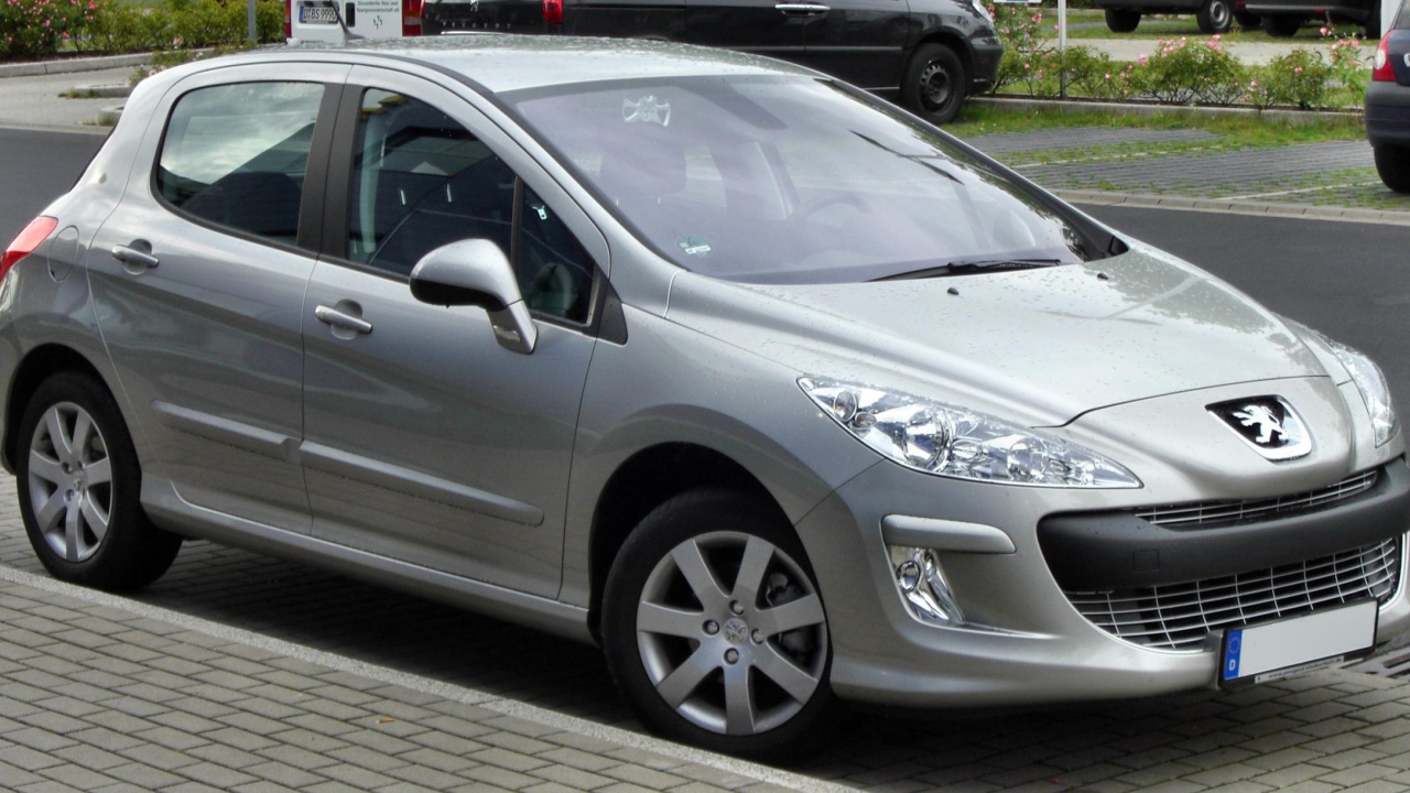 Peugeot 308 в городе