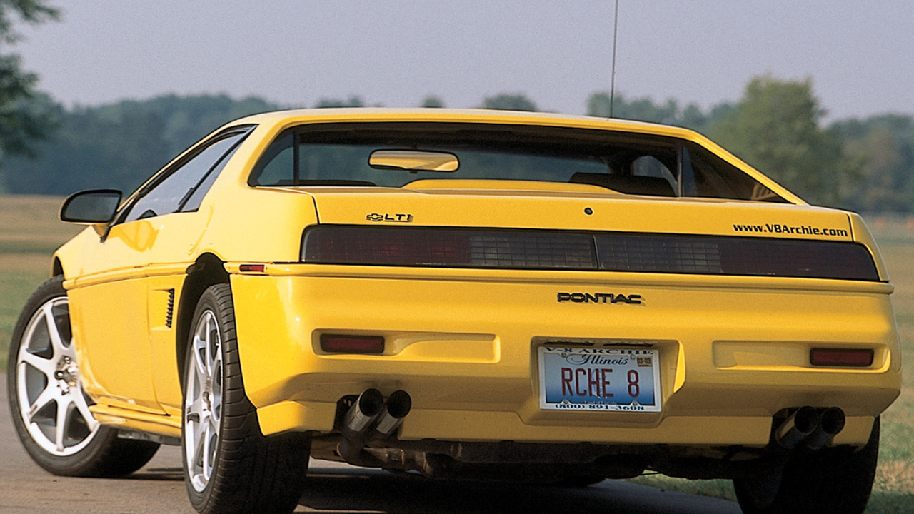 Дизайн автомобиля Pontiac Fiero