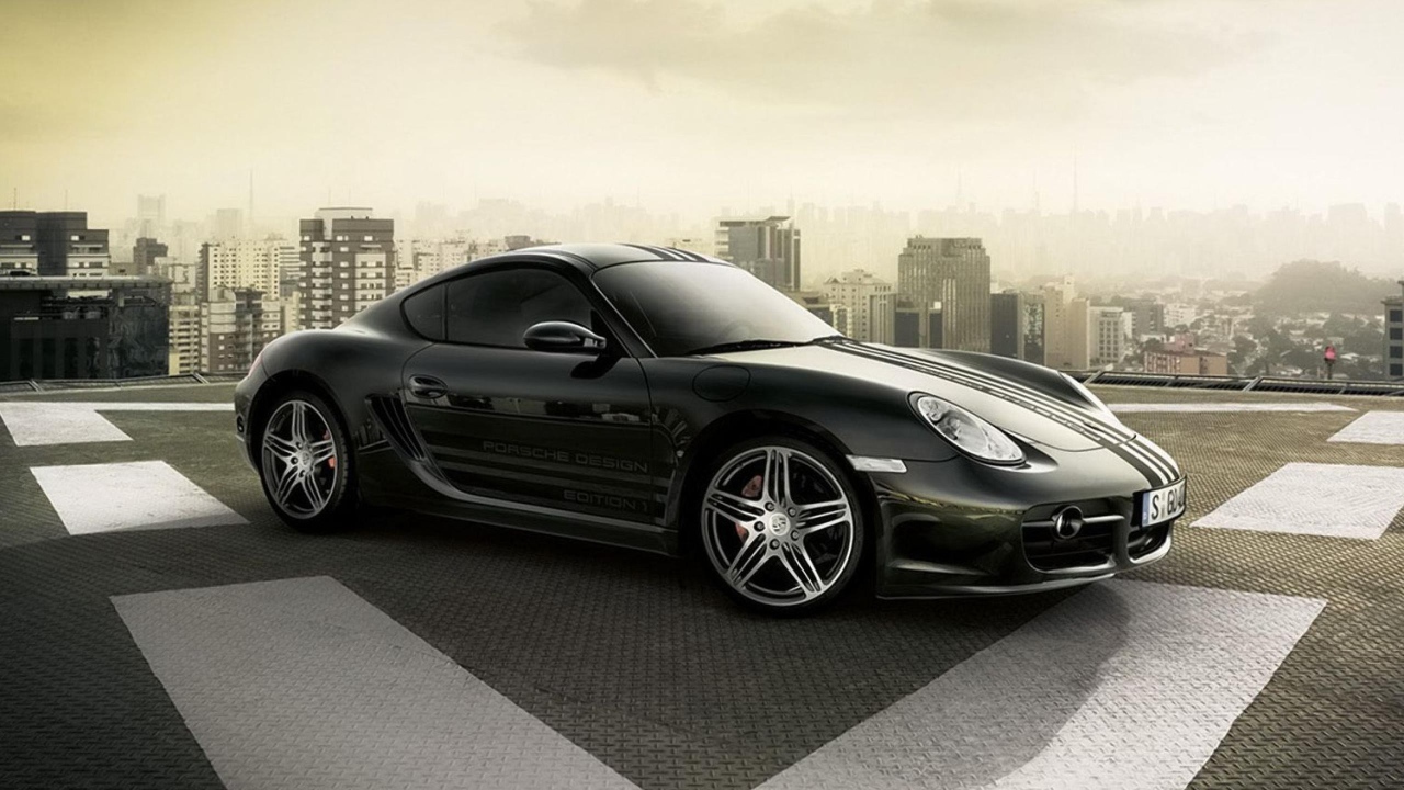 Порш Кайман на вертолетной площадке