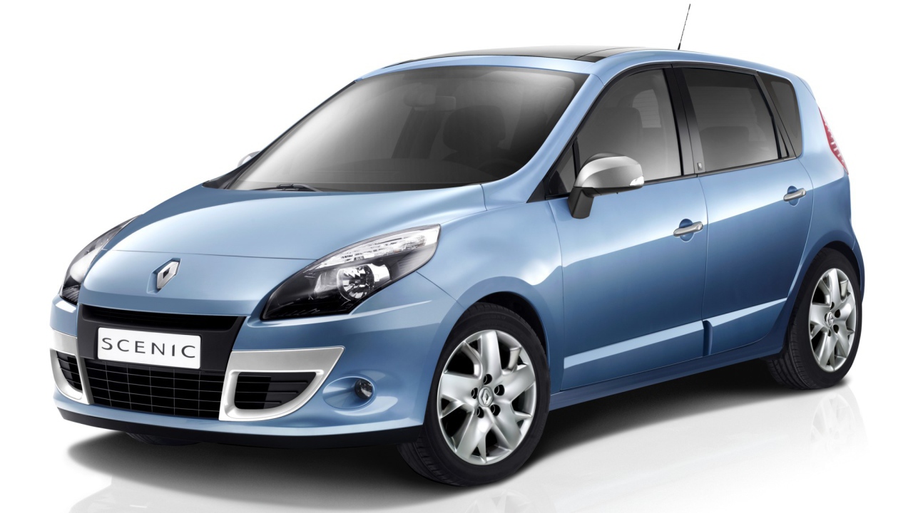 Красивый автомобиль Renault Scenic