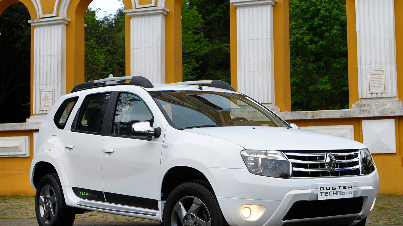 Автомобиль марки Renault модели Duster