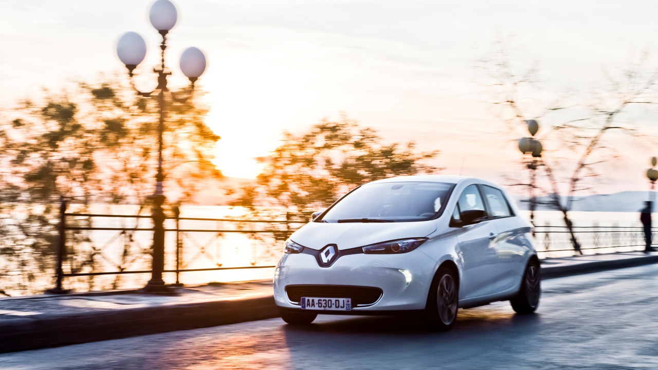 Надежная машина Renault Next Two 2014