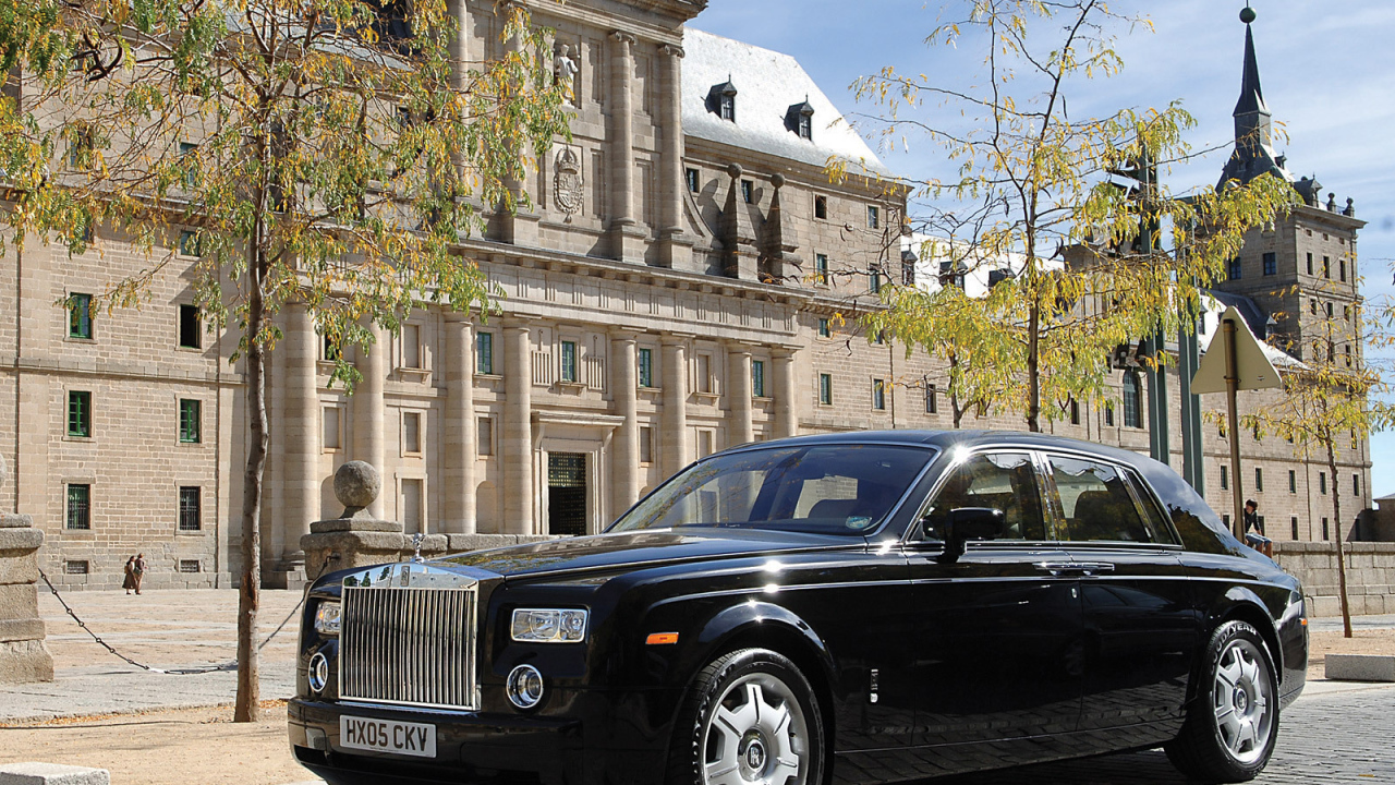  Красивый автомобиль Rolls Royce Ghost