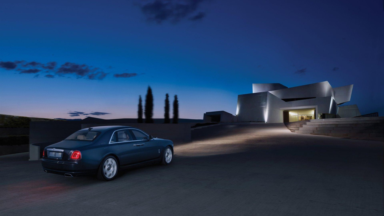  Новый автомобиль Rolls Royce Ghost