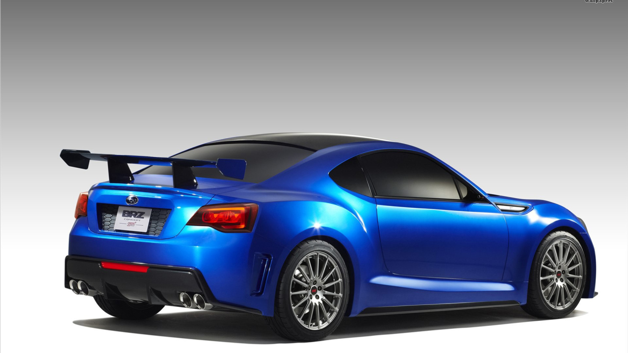 Красивый автомобиль Subaru BRZ
