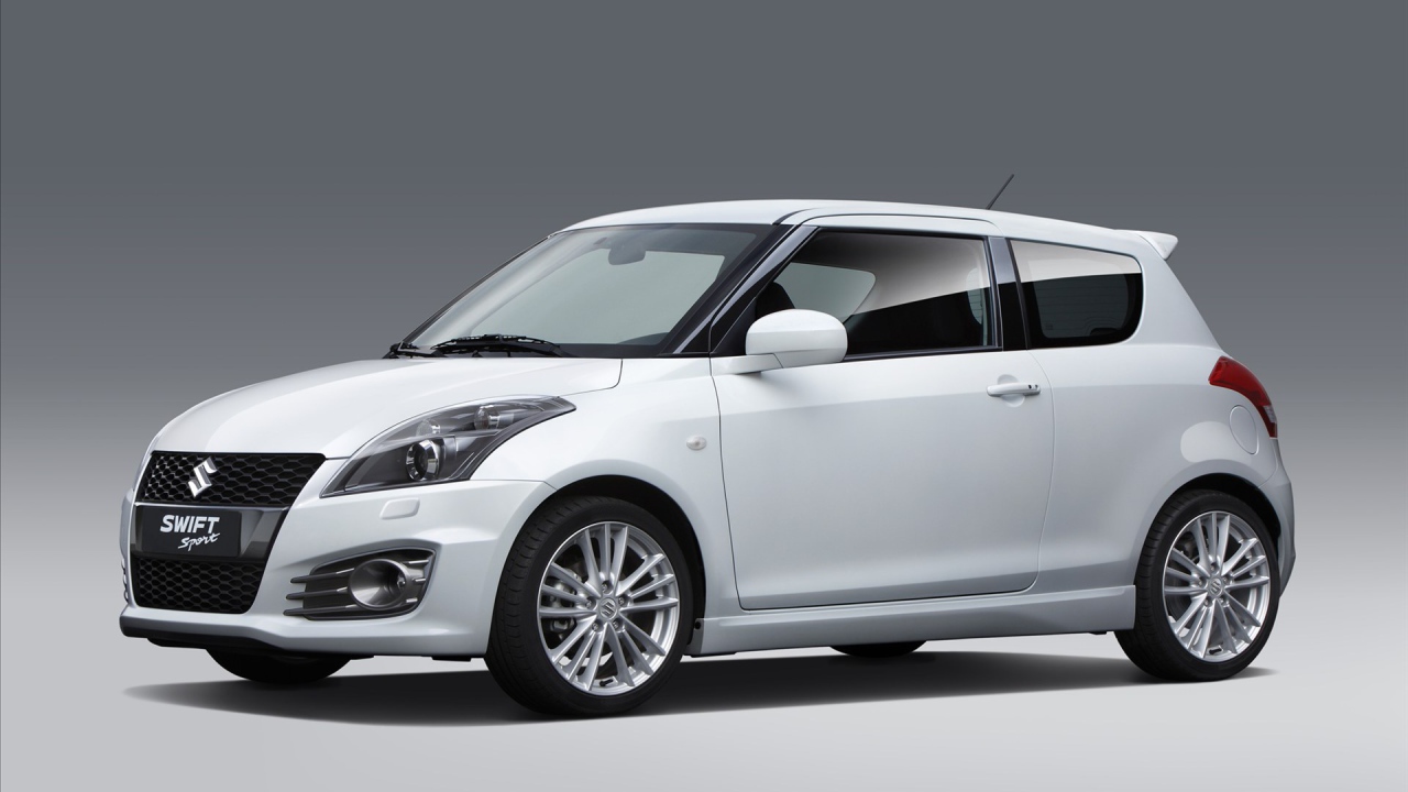   Красивый автомобиль Suzuki Swift в Москве