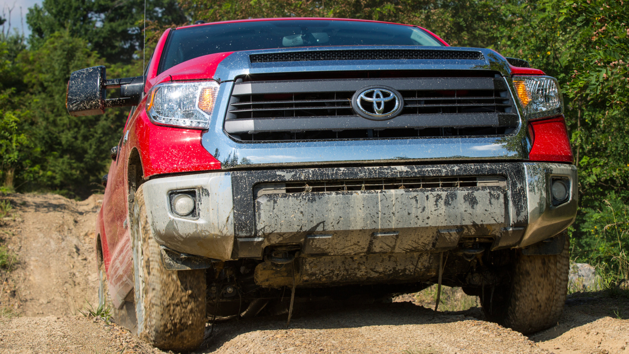 Автомобиль марки Toyota Tundra 2014