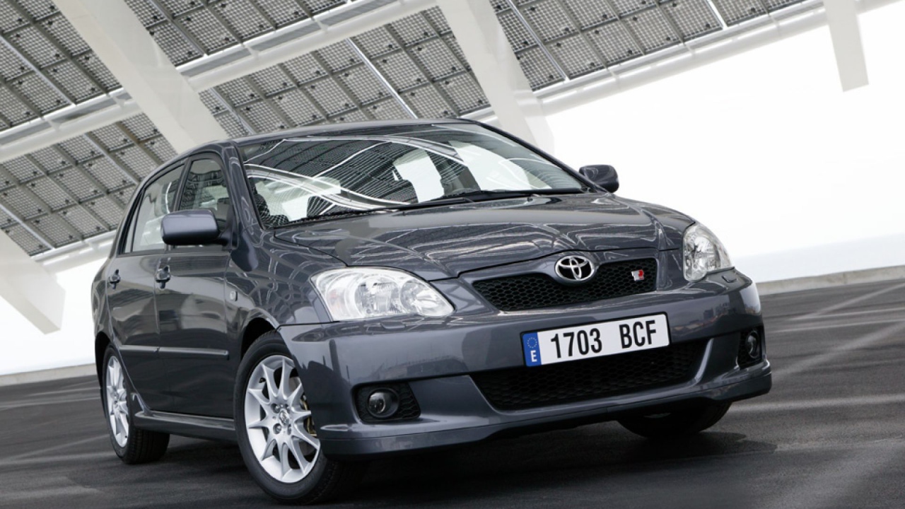 Надежная машина Toyota Corolla