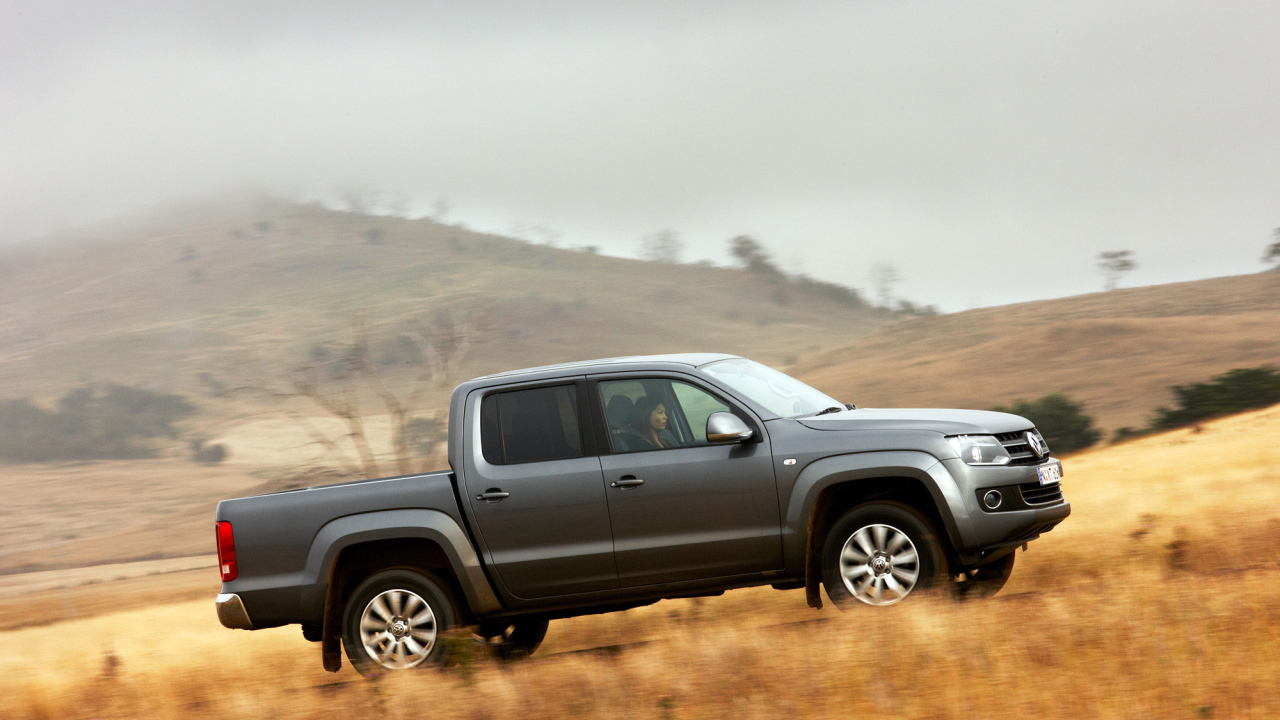 Красивый автомобиль Volkswagen Amarok