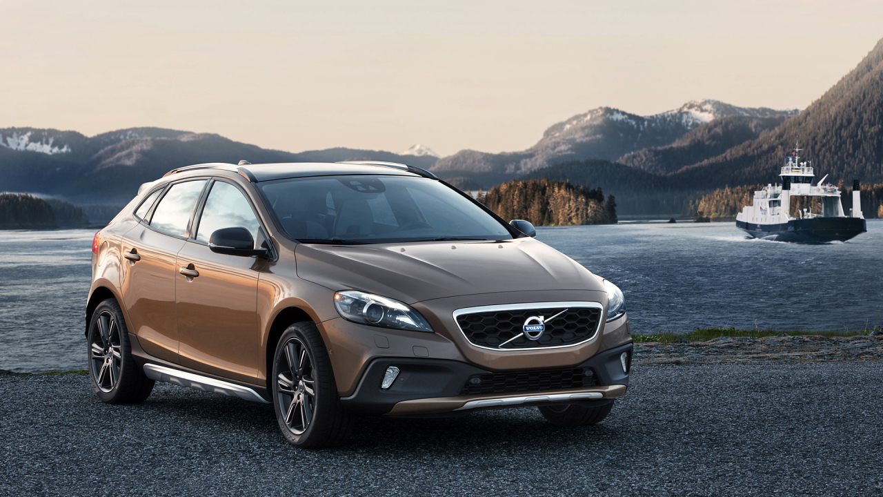 Надежный автомобиль Volvo v40 Cross country