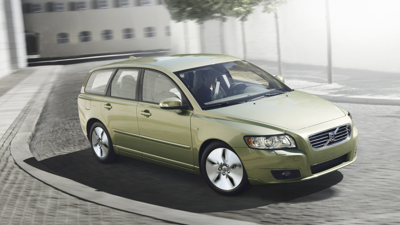 Новая машина Volvo v50