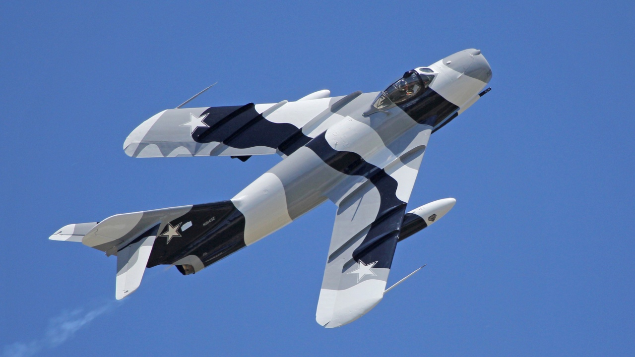 Защитная краска на самолете