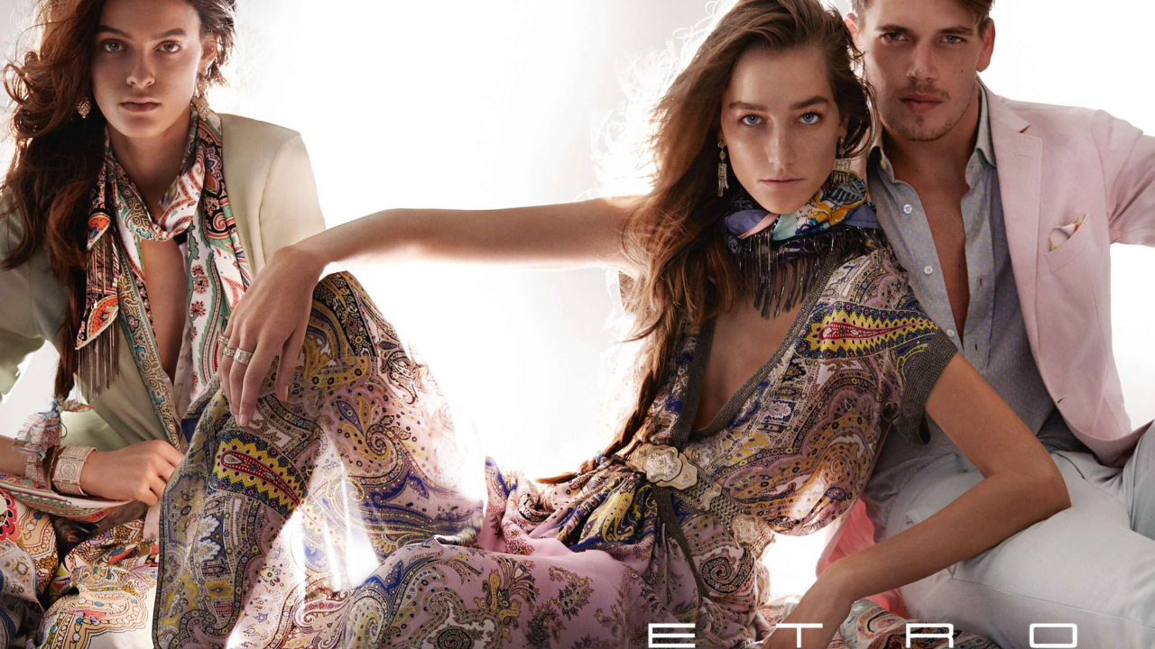 Яркая одежда Etro