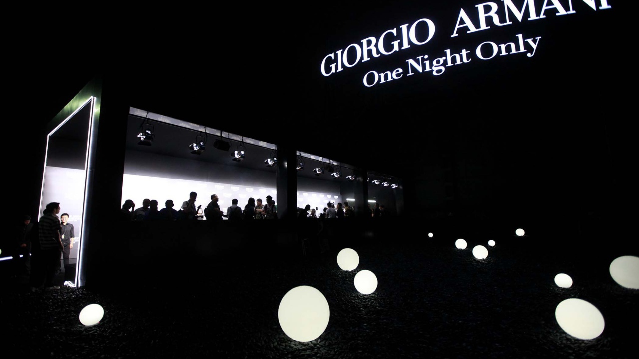 Распродажа одежды Giorgio Armani