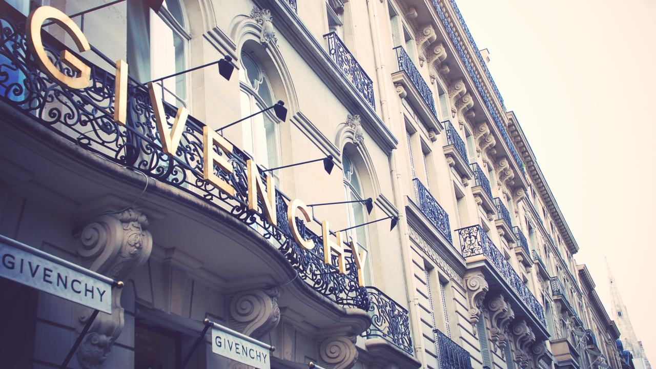 Штаб квартира компании Givenchy