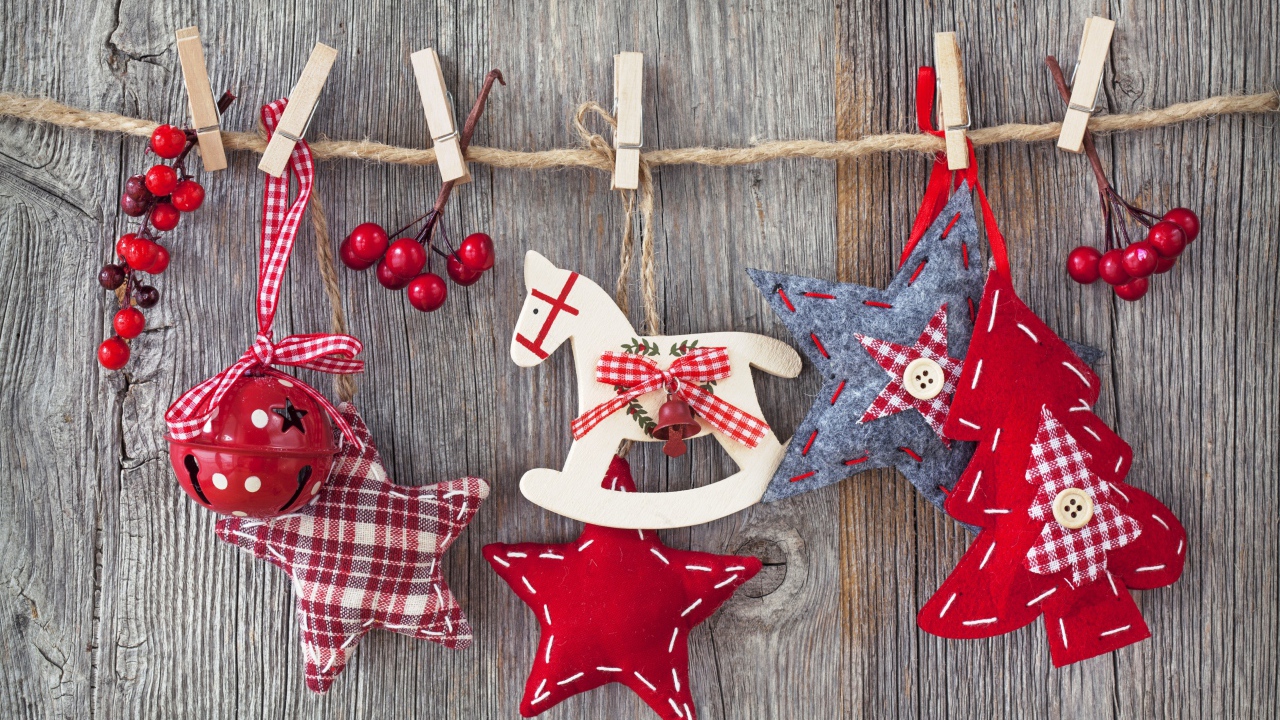 Игрушки на веревке