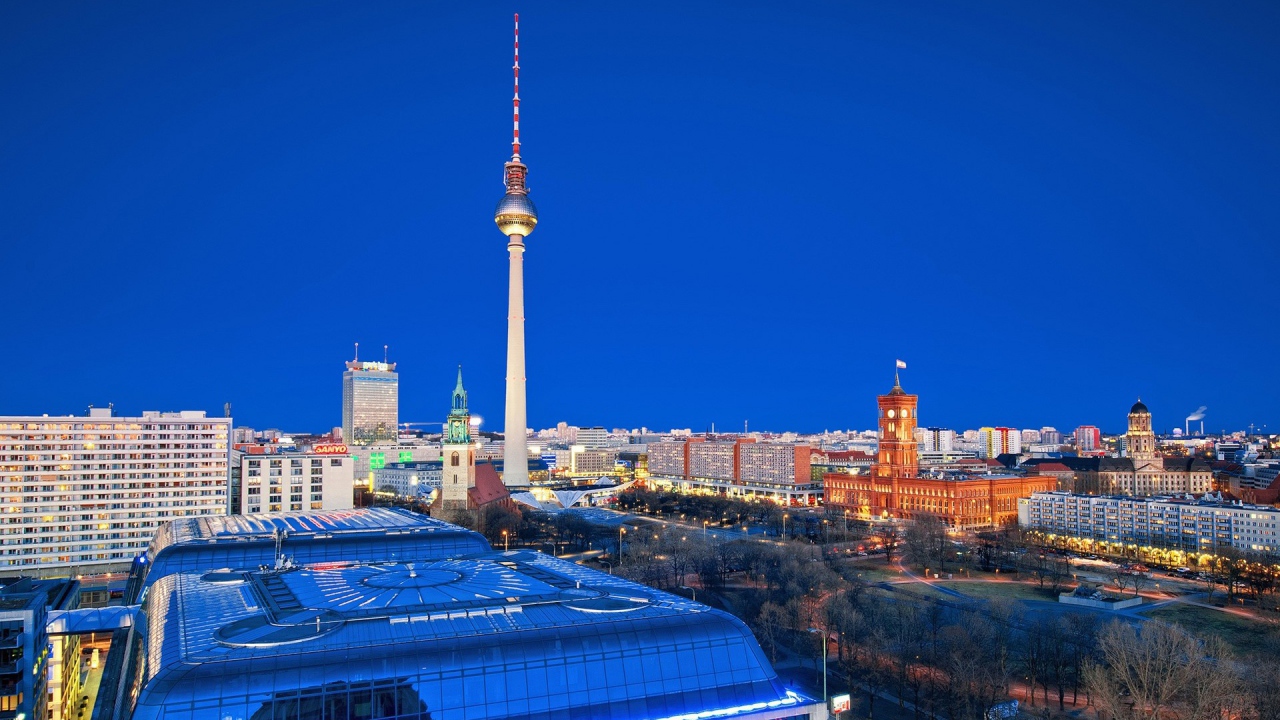 Городской пейзаж с телебашней