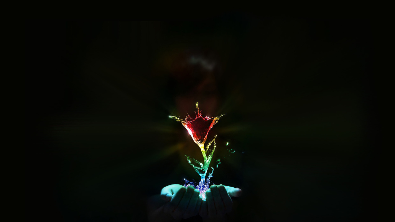 Водяной цветок в руках