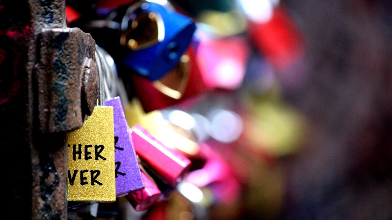 Разноцветные замочки