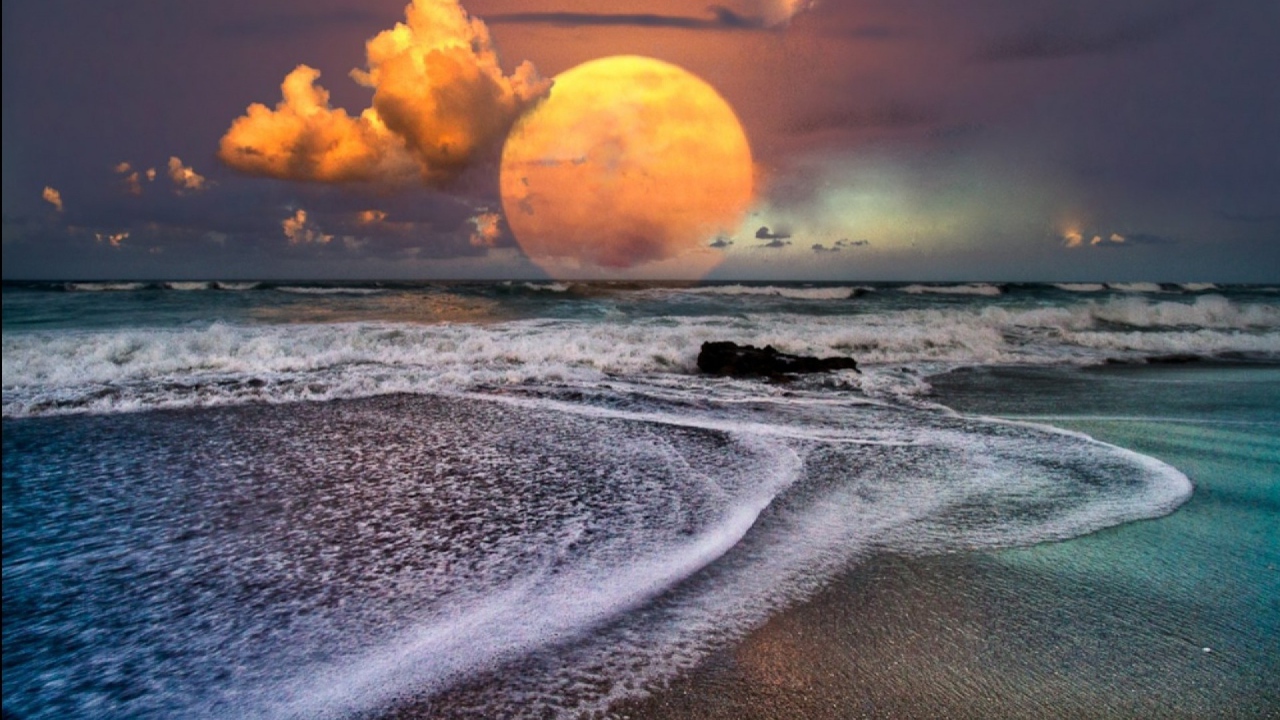 Большая желтая планета