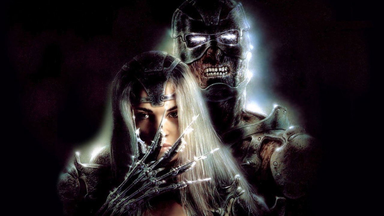 Девушка в объятьях монстра