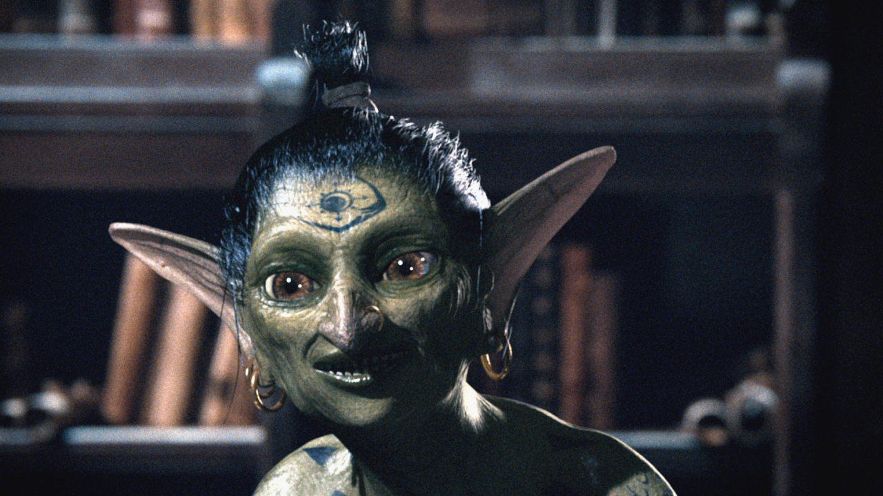 Инопланетянин с татуировкой на лбу