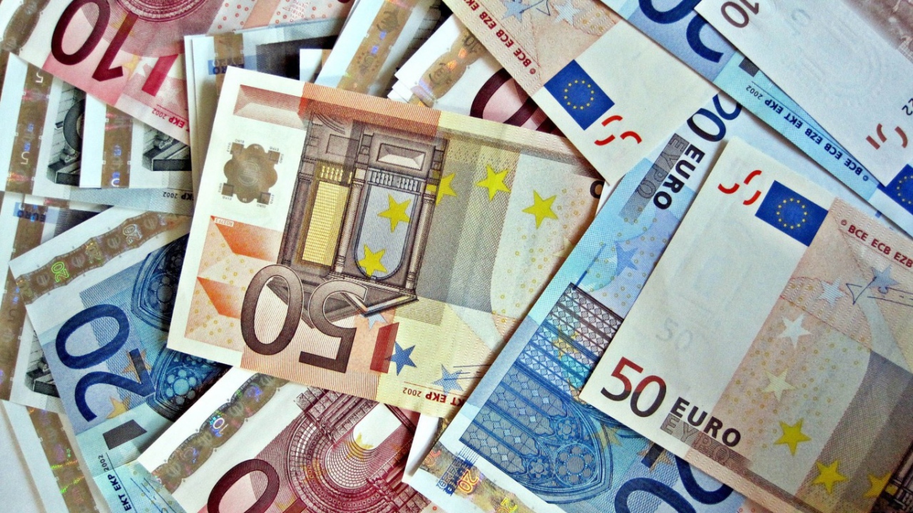 Деньги валюта Евросоюза