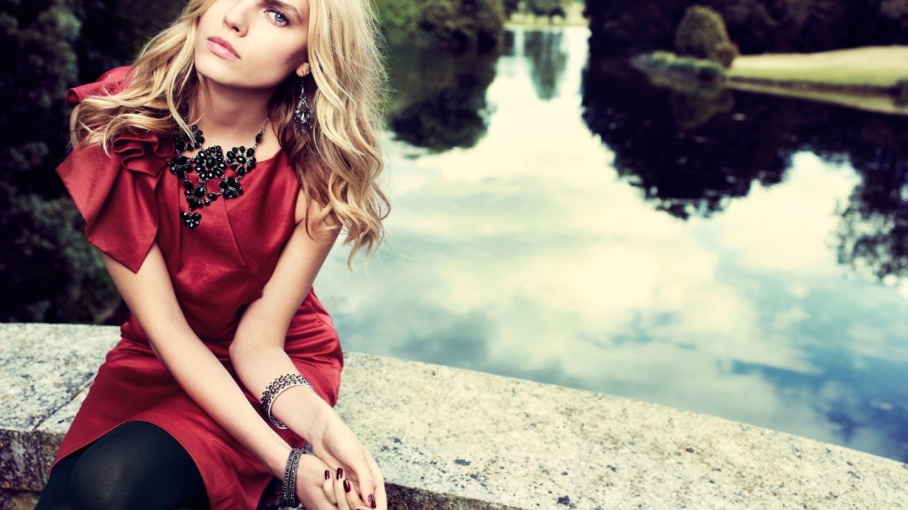 Актриса Марина Линчук