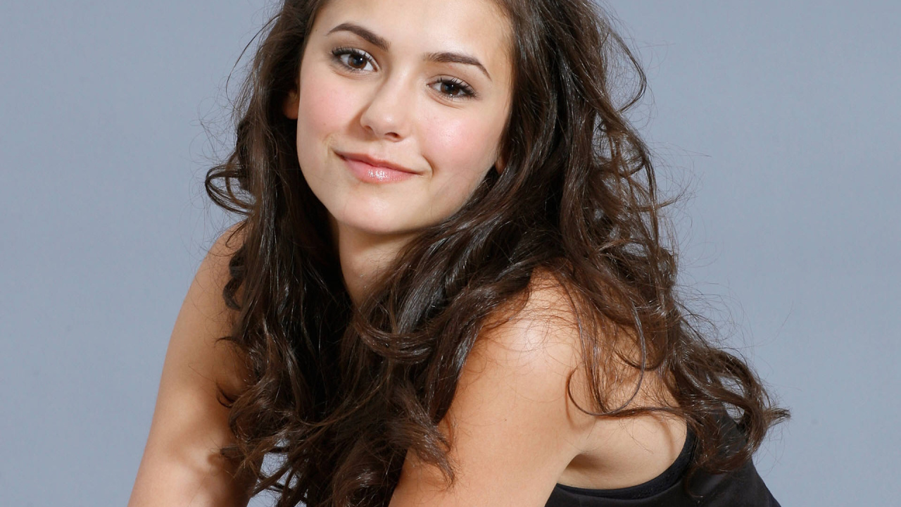 Кинозвезда Нина Добрев