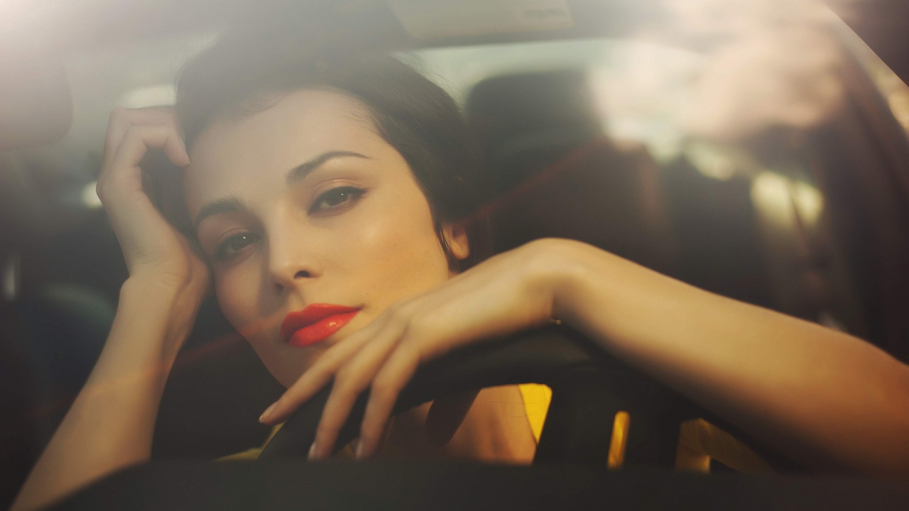 Прекрасная актриса Сати Казанова