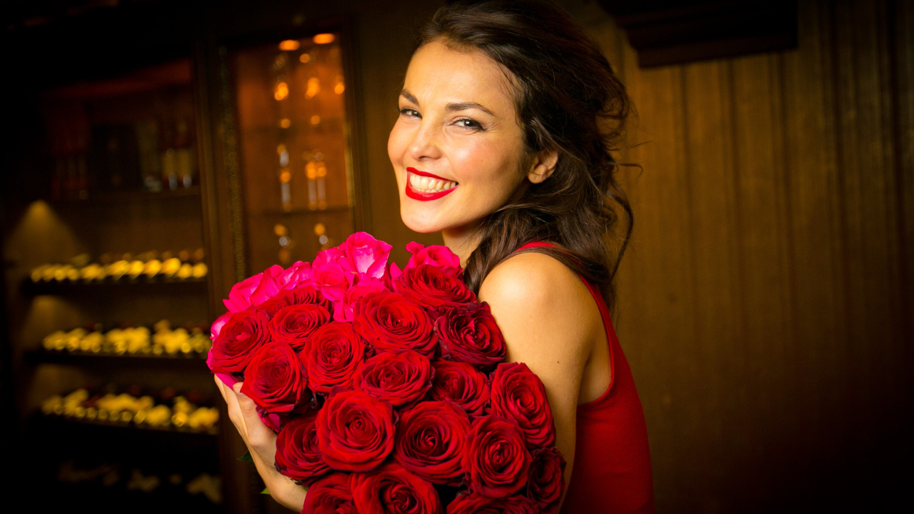 Известная русская певица Сати Казанова